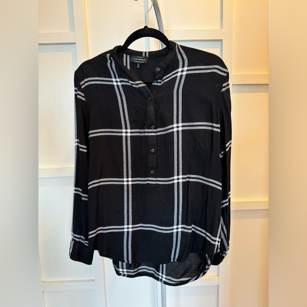 Lucky Brand black and white flannel top Sz. M